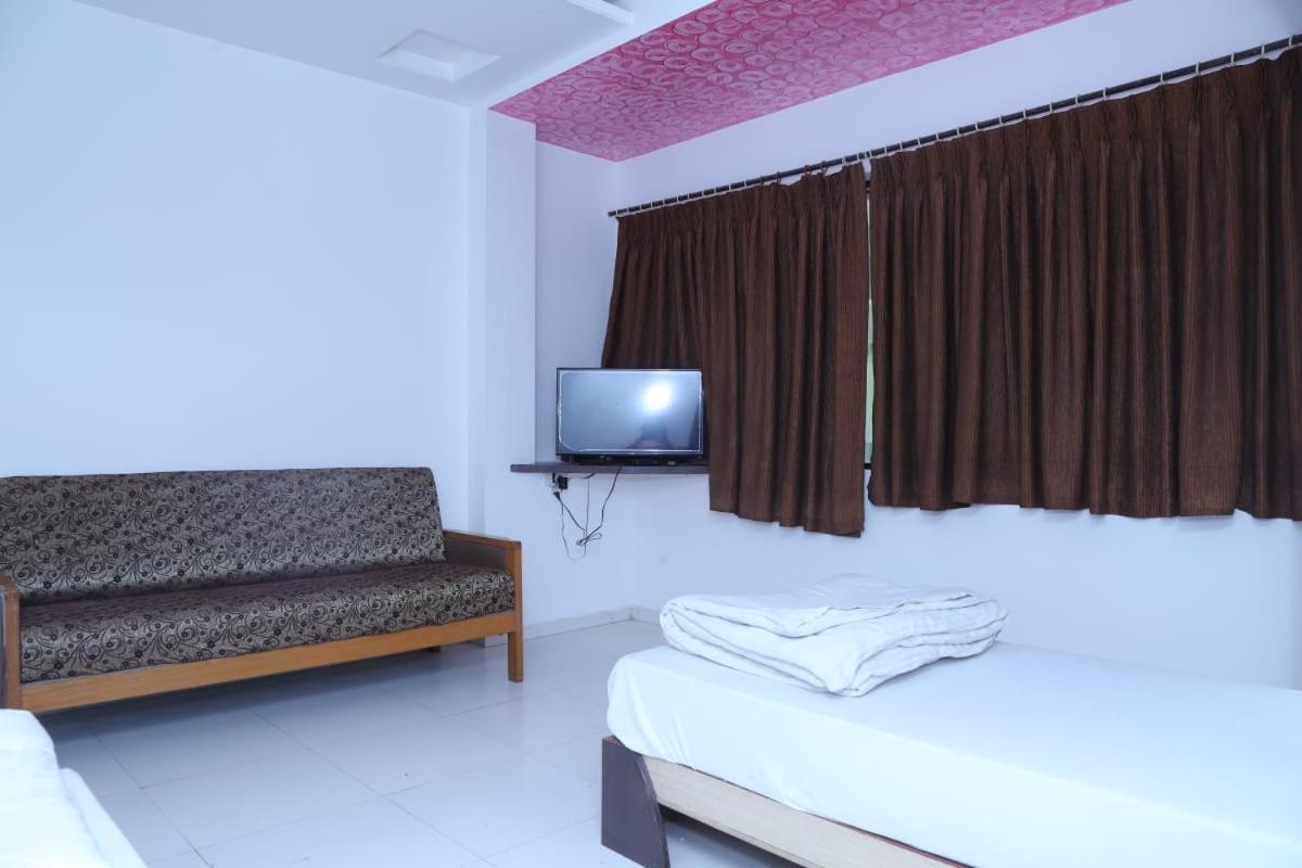Hotel Kewal Inn Jalgaon Extérieur photo