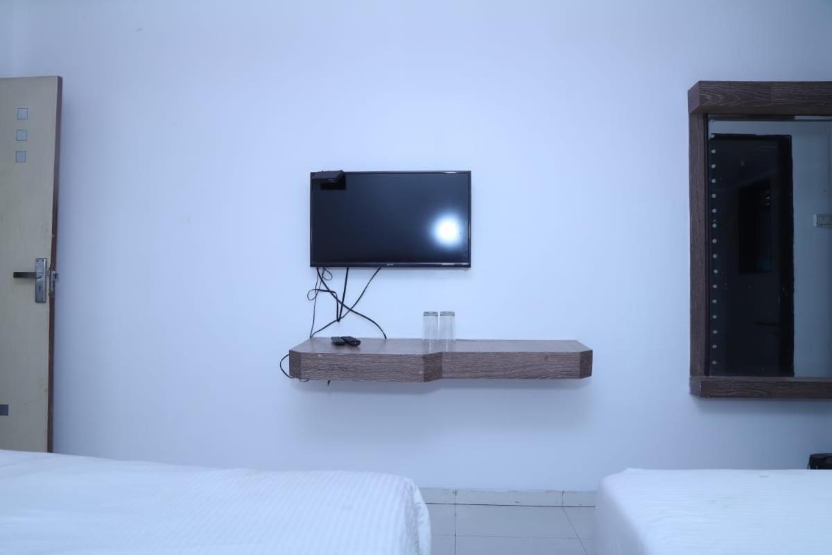 Hotel Kewal Inn Jalgaon Extérieur photo